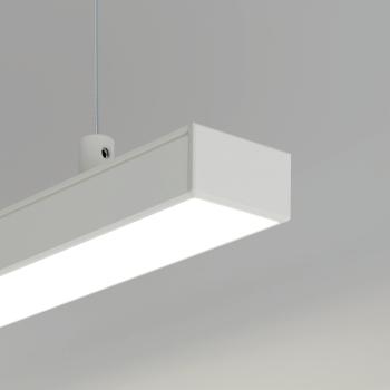 Minimalistische LED Aufputzleiste in Weiß für unaufdringliche Deckenbeleuchtung